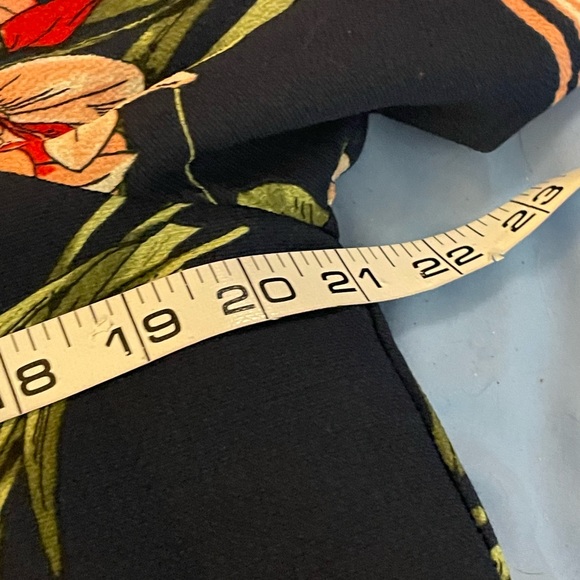 Anthropologie Fig and Flower long Tunic blouse floral size medium front pockets - Picture 8 of 16